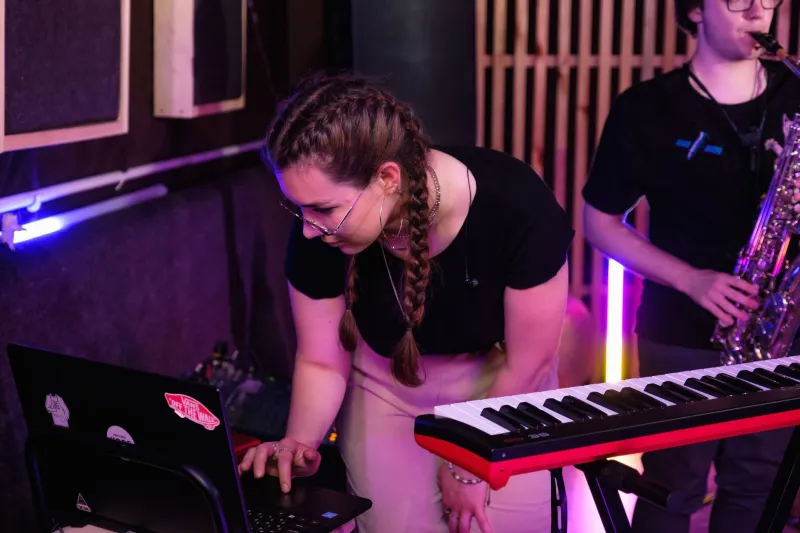 Same WiFi, Different Worlds: How British Music Lost the Magic of Being in the Room